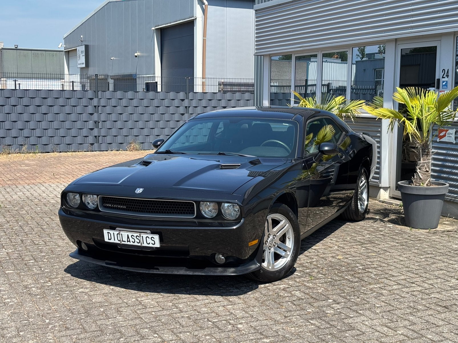 Dodge Challenger 3.5 V6 AUT 2009!!, Auto's, Dodge, Automaat, Zwart, 254 pk, Zwart