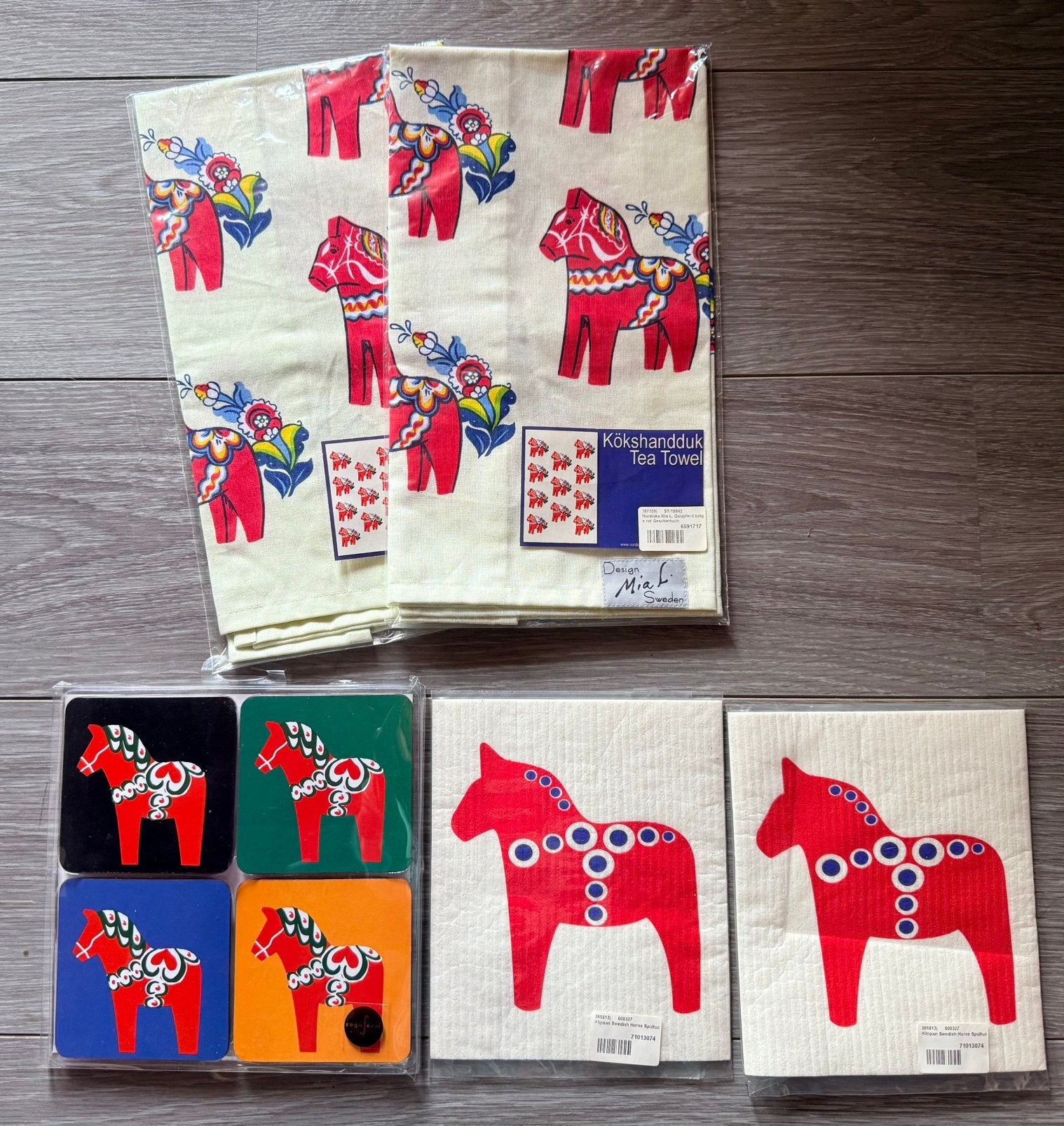 Zweedse keukenset Dala-paarden-nieuw in originele verpakking, Ophalen of Verzenden, Nieuw, Meerkleurig, Theedoek of Handdoek