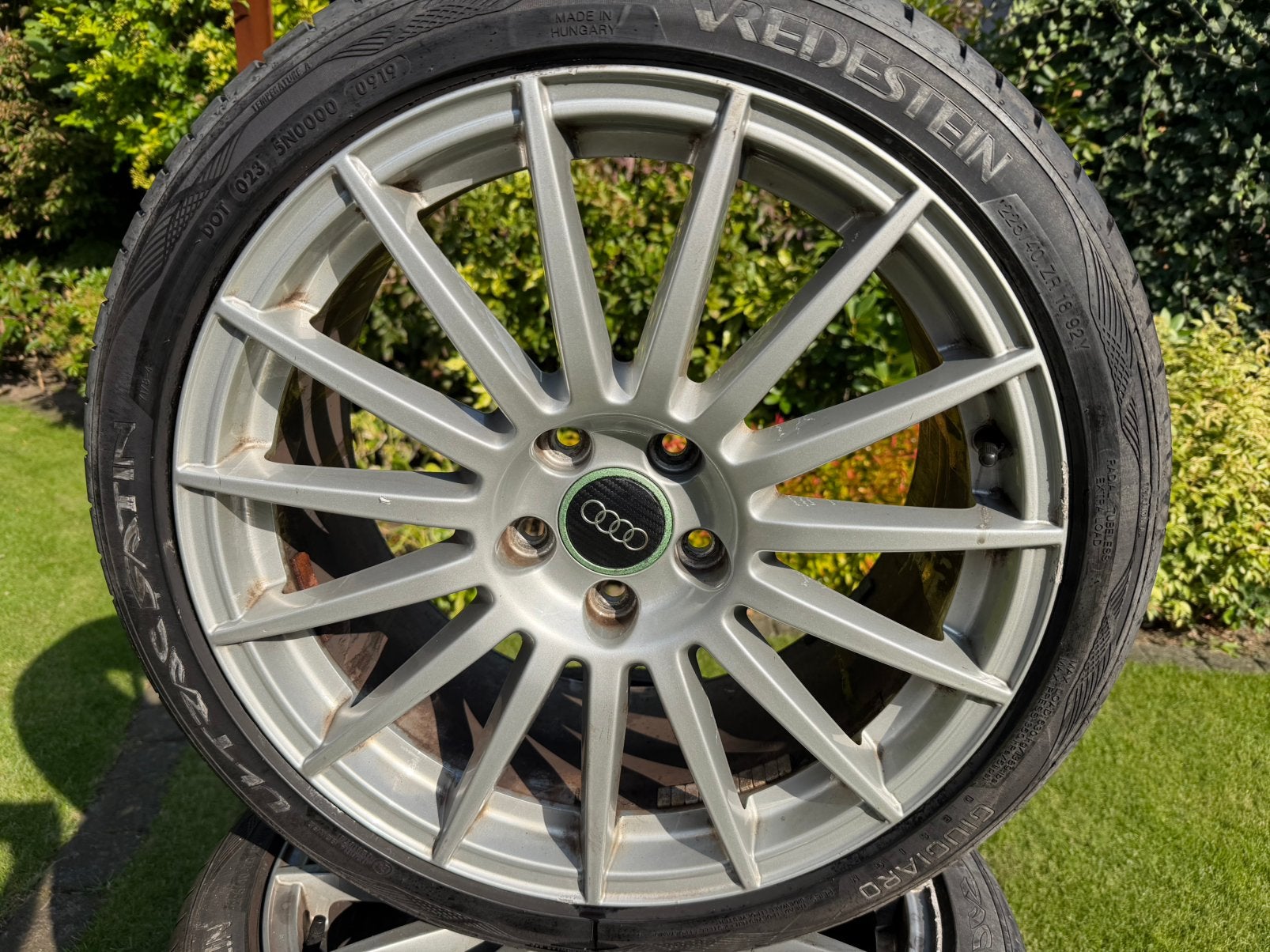 Foto 4 van Set van 4 lichtmetalen velgen (Audi) met banden