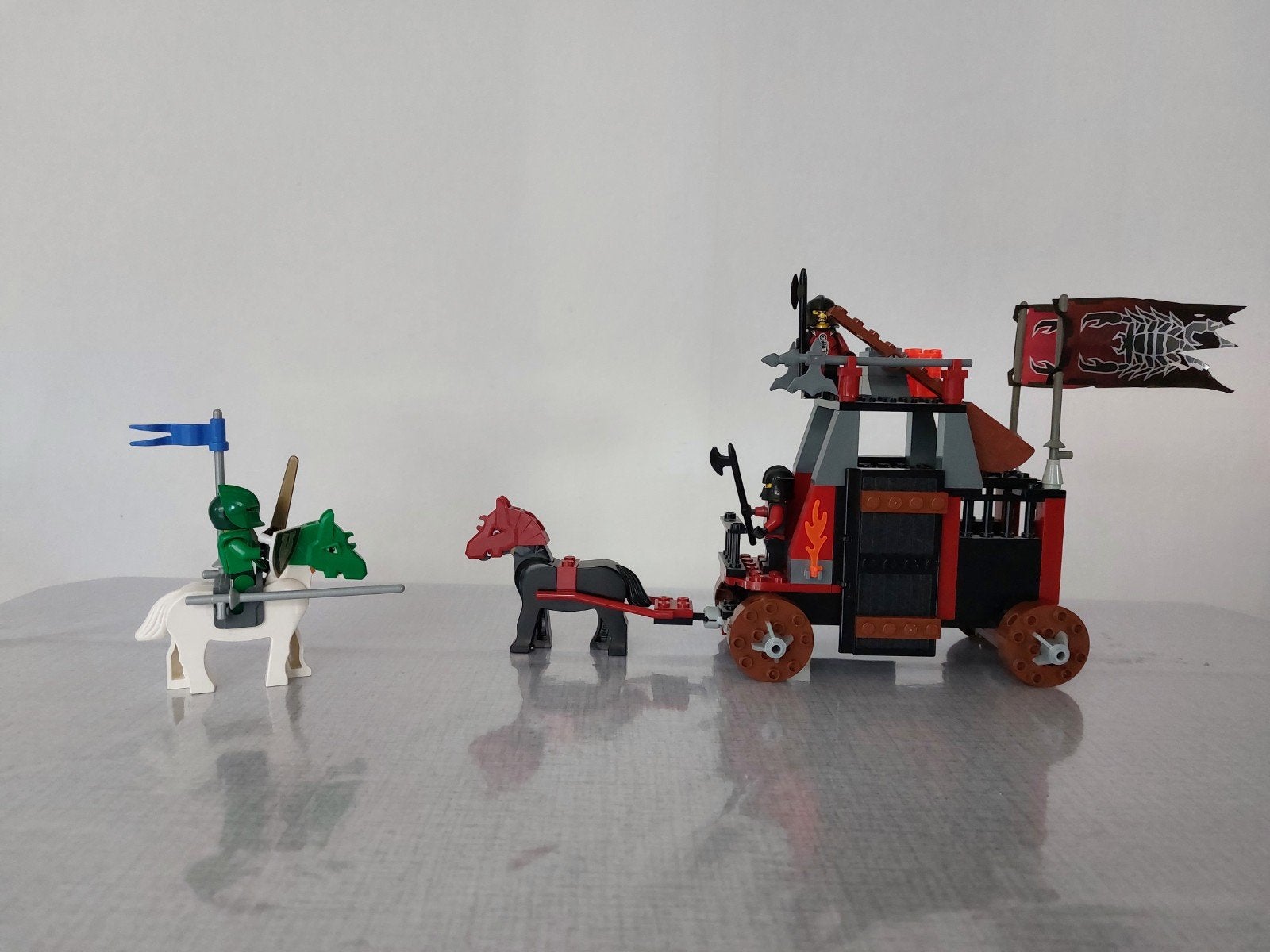 Lego Knights Kingdom 8874 Battle Wagon met handleiding, Lego, Ophalen of Verzenden, Zo goed als nieuw, Compleet