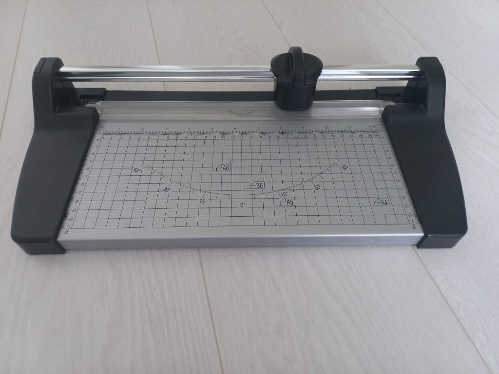 gebruikte papiersnijder, Geschikt voor snijden, Gebruikt, Gereedschap of Toebehoren, Overige merken