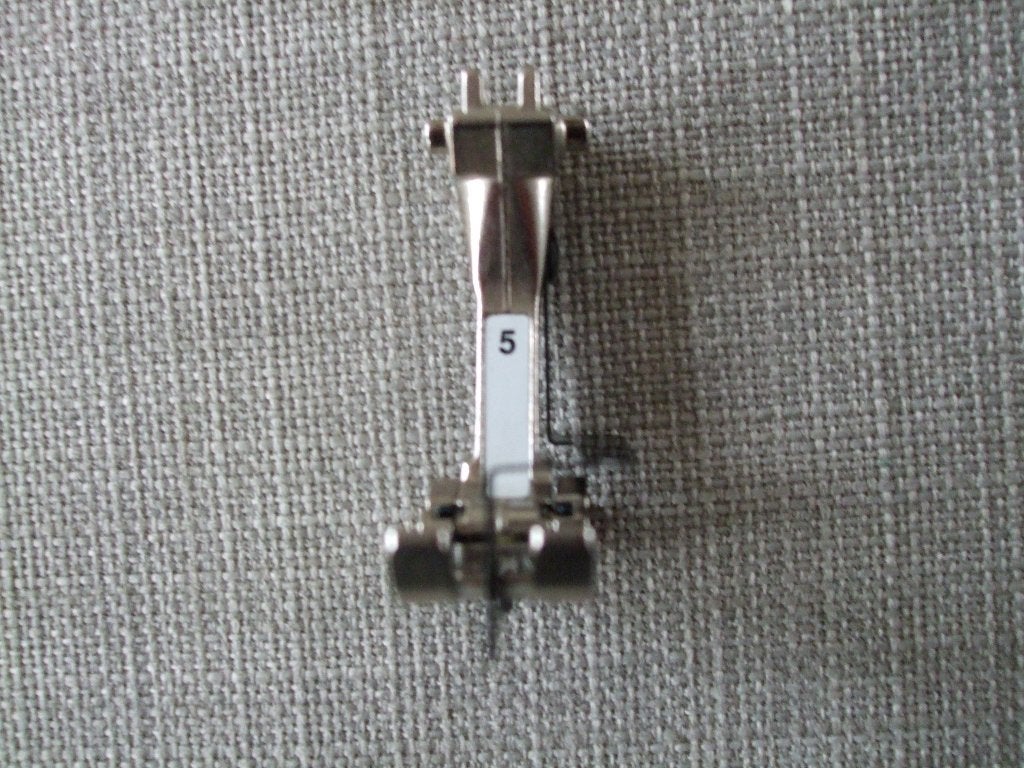 Naaimachinevoetje BERNIA nr 5, Hobby en Vrije tijd, Naaimachines en Toebehoren, Ophalen of Verzenden, Nieuw, Naaimachine, Bernina