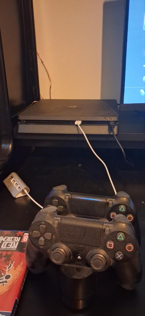 PS4 slim, Spelcomputers en Games, Spelcomputers | Sony PlayStation 4, Zo goed als nieuw, Slim, 1 TB, Met 3 controllers of meer