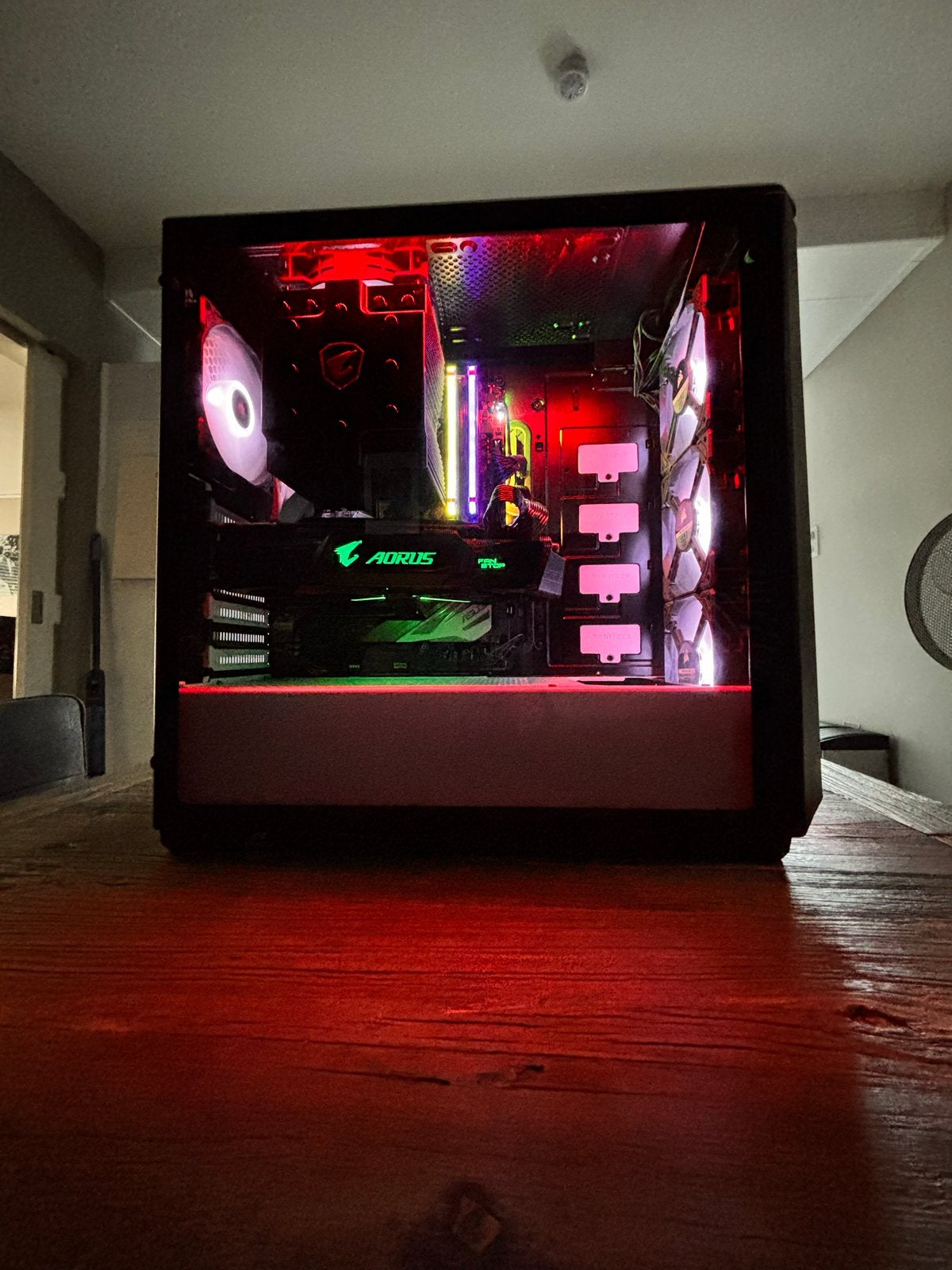Krachtige Gaming PC met i5-8600K, GTX 1080 Ti en RGB, Ophalen, HDD, Zo goed als nieuw, Gaming