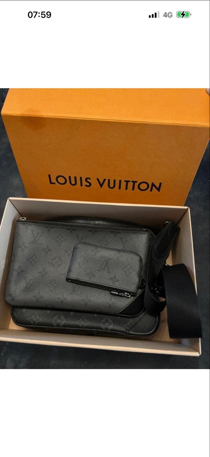 Louis Vuitton Trio Messenger LV (origineel), Ophalen of Verzenden, Zo goed als nieuw, Zwart, Schoudertasje