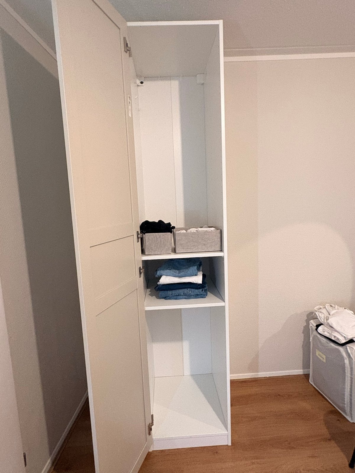 IKEA Pax kast 236x50 met beige deur - Zo goed als nieuw, Ophalen, 200 cm of meer, 50 tot 100 cm, Zo goed als nieuw