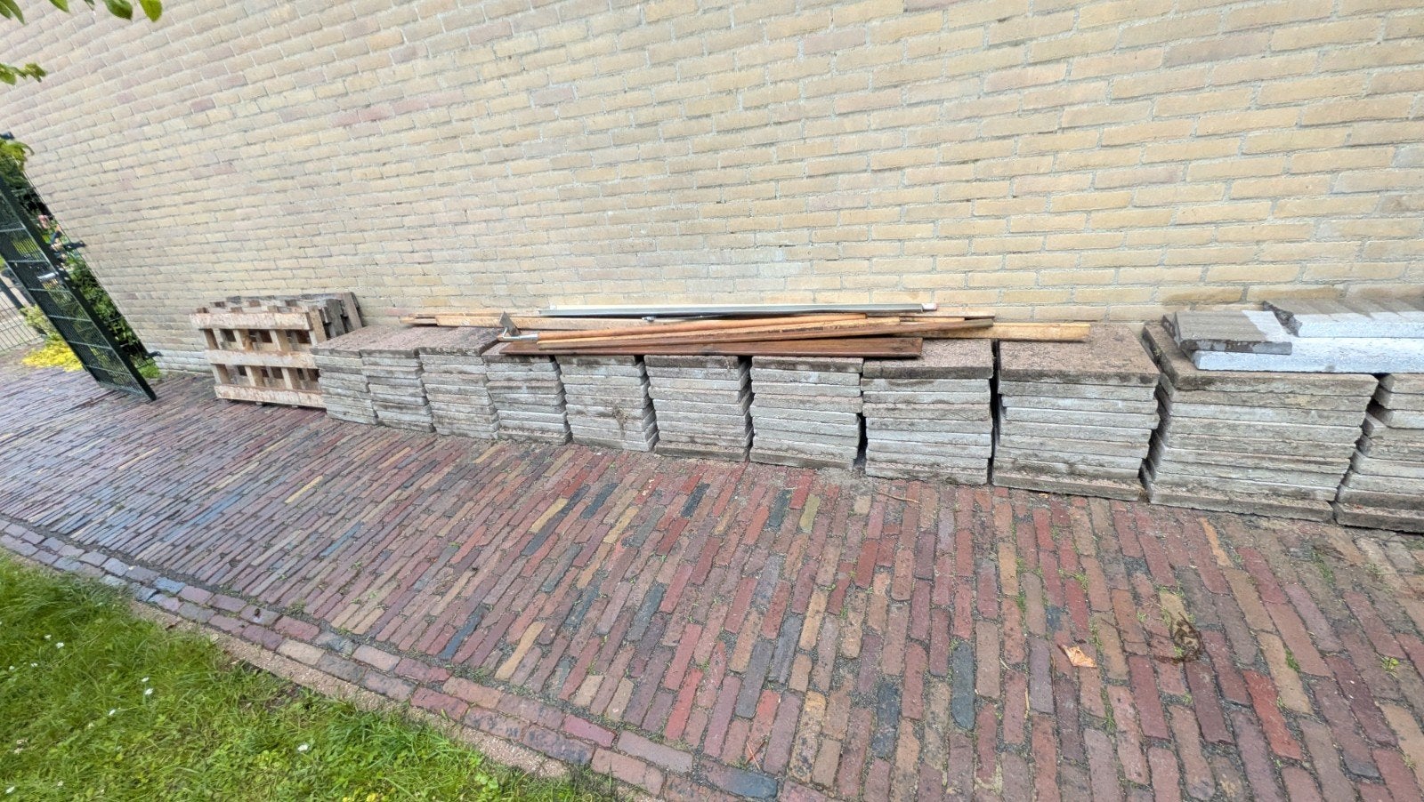 Beton tegel 40x40x4'5 cm   24m2, Ophalen, Minder dan 2 meter