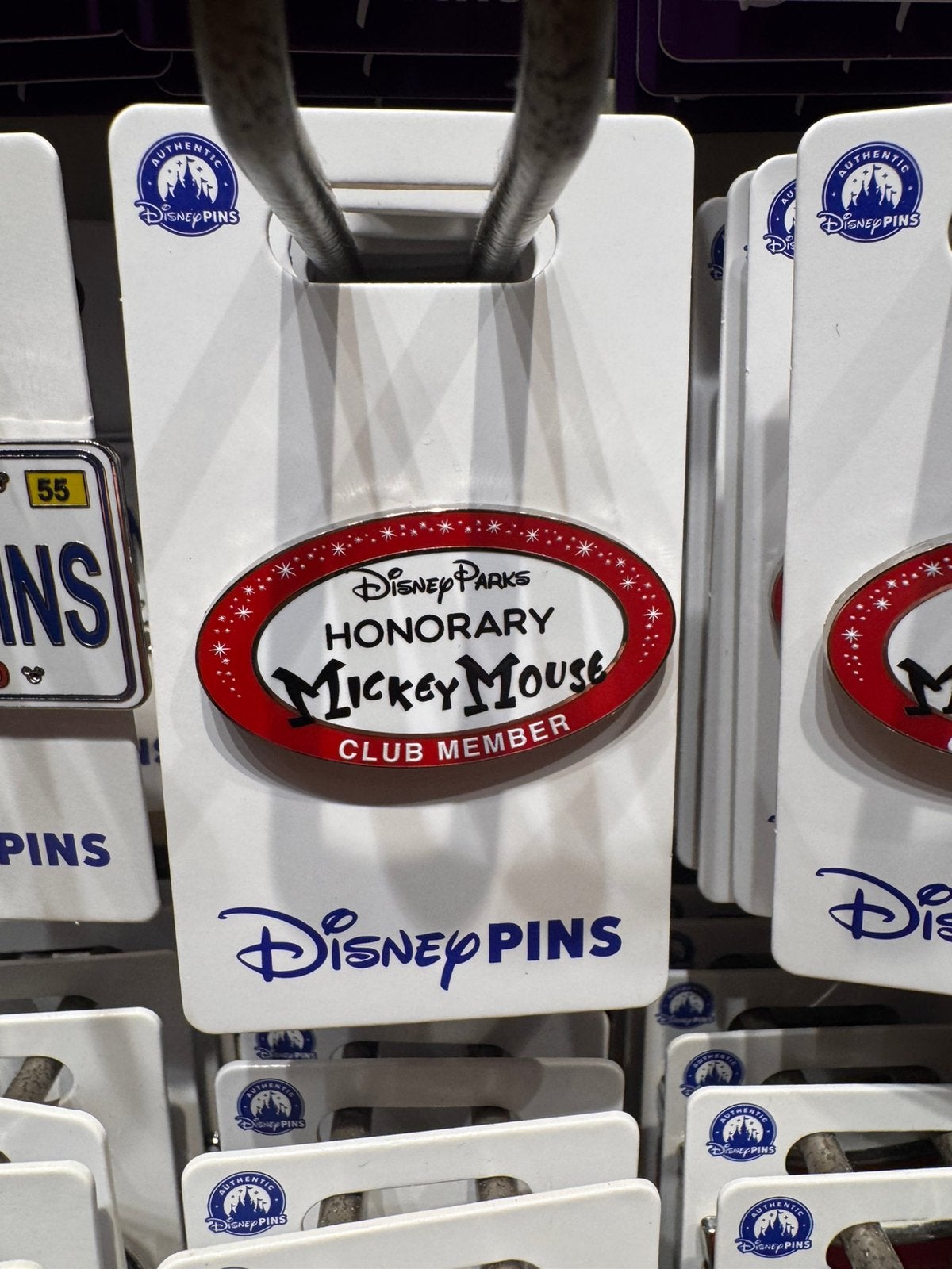 Disney Parks Honorary Mickey Mouse Club Member Pin – Nieuw, Ophalen of Verzenden, Overige figuren, Nieuw, Overige typen