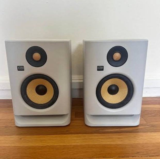 2x set KRK 5 NIEUWSTAAT speakers 4 5 6 7 8 rp actieve dj, 120 tot 150 watt, Ophalen of Verzenden, Zo goed als nieuw, KRK