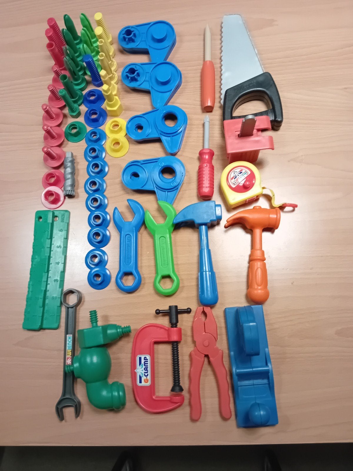 Plastic kinder gereedschap, Ophalen