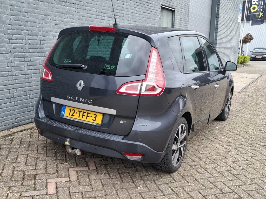 Renault Scénic 1.6 dCi Bose Navi/Pano/Ecc/Cruise ✅, Auto's, Renault, Euro 5, Gebruikt, 4 cilinders, 23 km/l