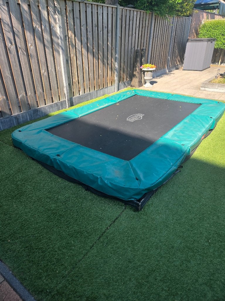 Berg champion trampoline (3.30m x 2.20m), Ophalen, Gebruikt