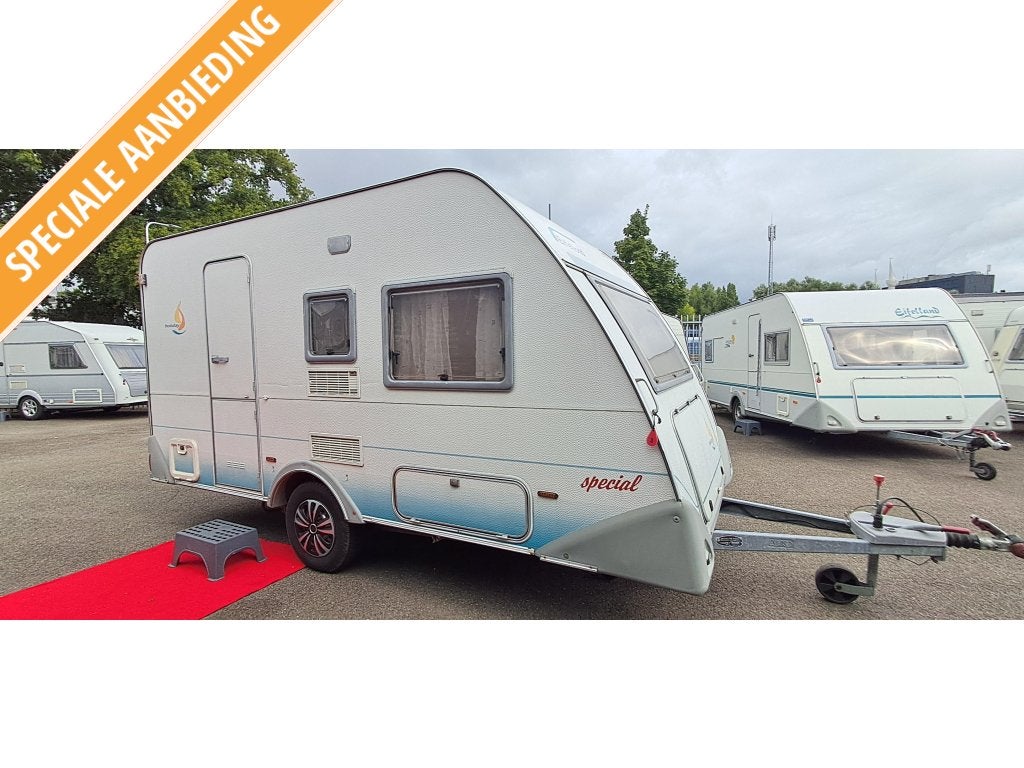 EIFELLAND 2 OF 3 STAPELBED CARAVAN VOOR 4 OF 5 PERSONEN 2003, Standaardzit, Bedrijf, Eifelland, Kachel
