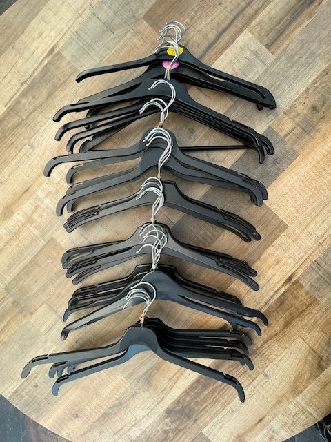 178 kleerhangers / kledinghangers incl. broekhangers, Ophalen, Gebruikt, Kunststof, Volwassenen