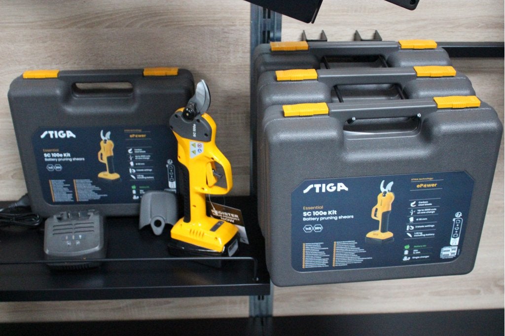 JCC aanbieding: De Stiga accu snoeischaar, Tuin en Terras, Snoeischaren, Niet ingevuld, 30 t/m 39 mm, Niet ingevuld, Nieuw