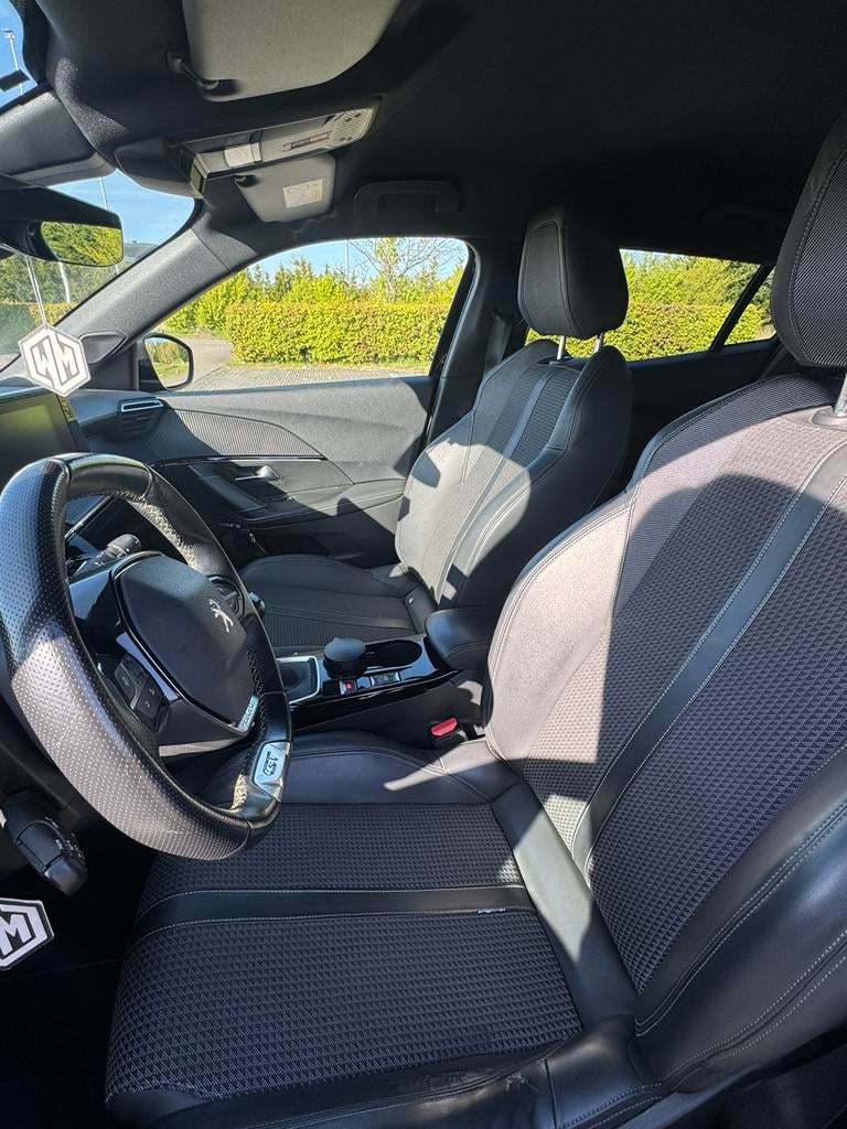 Foto 21 van Peugeot 2008 1.2 Puretech GT