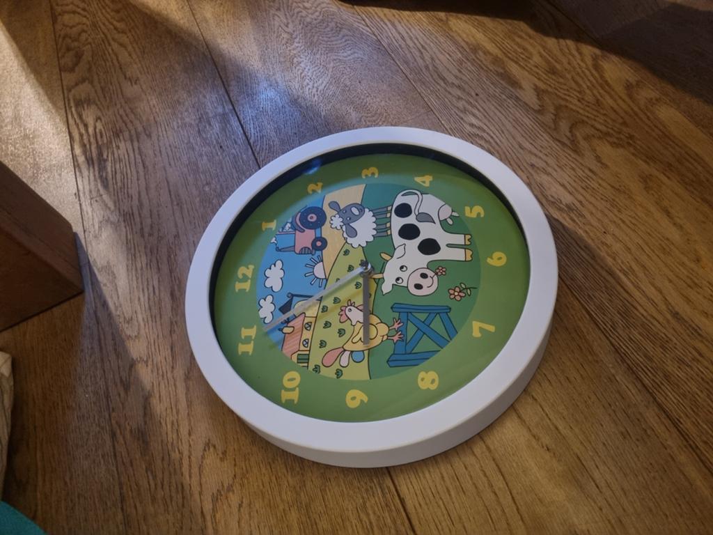 Klok boerderij 30cm bijna gratis, Ophalen of Verzenden, Zo goed als nieuw, Wandklok