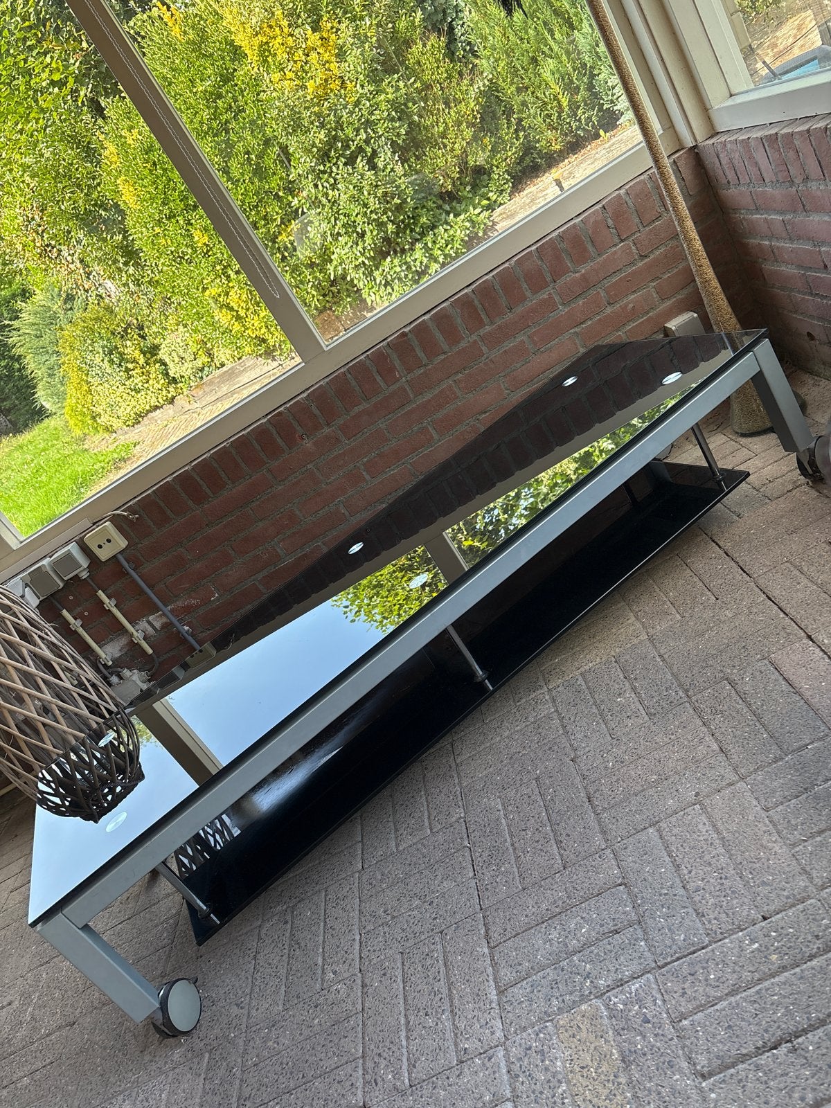 TV-meubel met glazen platen en wieltjes, Ophalen, Gebruikt, 50 tot 100 cm, Glas