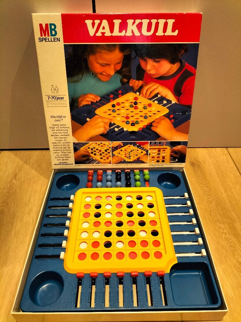 Valkuil - spel van MB Spellen - originele versie, Hobby en Vrije tijd, Gezelschapsspellen | Bordspellen, Een of twee spelers, Ophalen of Verzenden