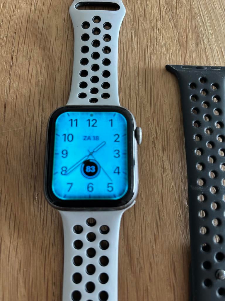 Apple Watch Nike Series 4, Afstand, IOS, Ophalen of Verzenden, Zo goed als nieuw