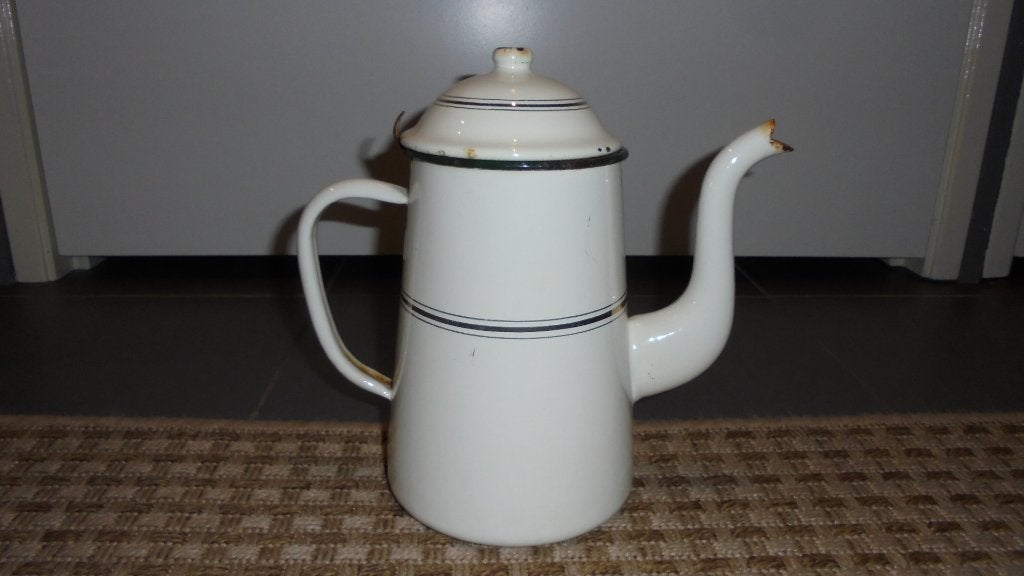 creme emaille koffiekan met bies H23cm, Ophalen