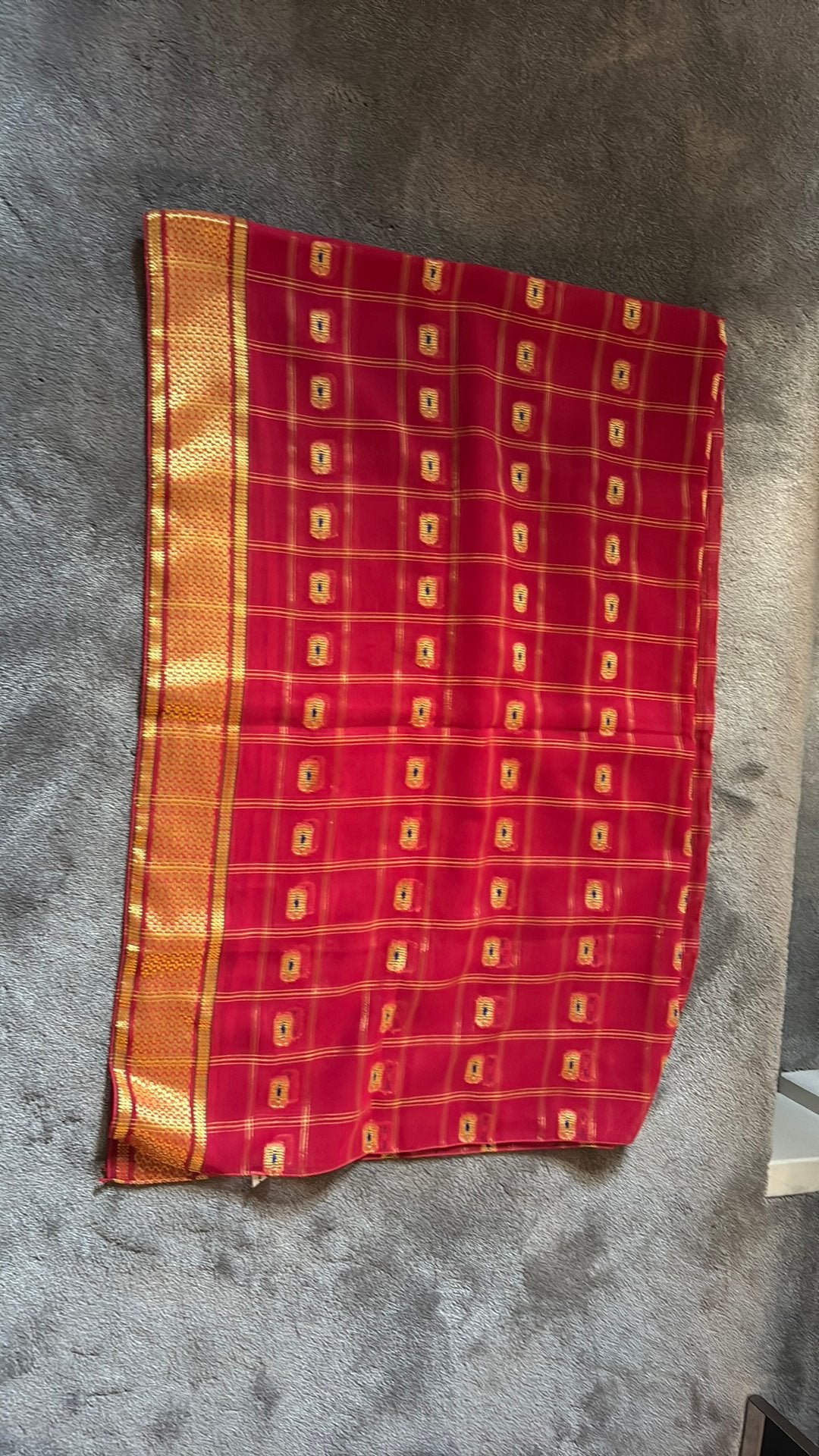 Prachtige Indiase Sjaal StolaRood met Goudgeweven  Boord, Ophalen of Verzenden, Nieuw, Maat 46/48 (XL) of groter, Sjaal