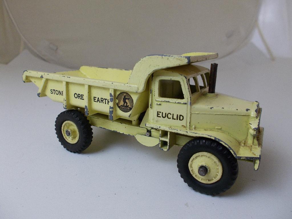 1956 Dinky Supertoys 965 EUCLID REAR DUMP TRUCK (-C-), Ophalen of Verzenden, Gebruikt, Tractor of Landbouw, Dinky Toys