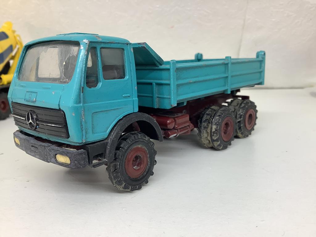 Mercedes 6x6 kipper, Ophalen of Verzenden, Gebruikt, Bus of Vrachtwagen, Conrad