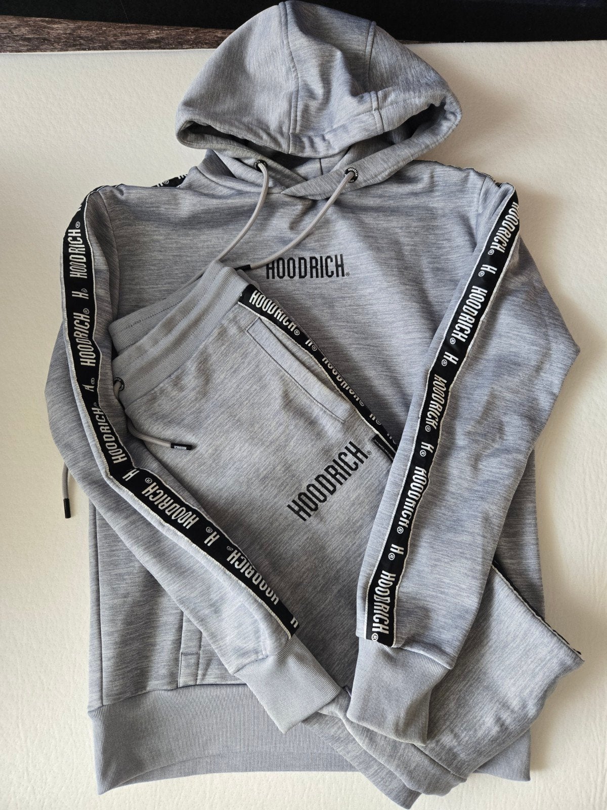 Origineel Hoodrich trainingspak maat XS, Kleding | Heren, Sportkleding, Hoodrich, Ophalen of Verzenden, Zo goed als nieuw, Grijs