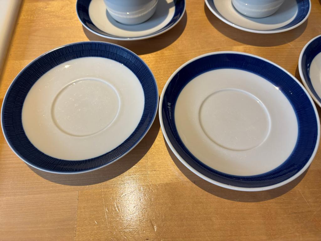 Koka Rörstrand blauw Zweden - 10 Kopjes en 12 Schotels, Ophalen of Verzenden, Zo goed als nieuw, Overige stijlen, Kop(pen) en/of Schotel(s)