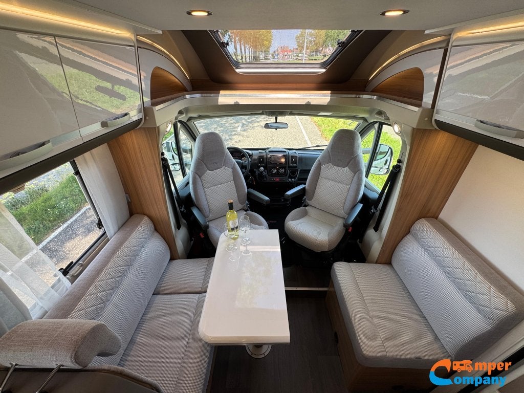 Adria Matrix 640 DC GT Edition Queensbed / Face to face, Ringverwarming, Fiat, 7 tot 8 meter, Bedrijf