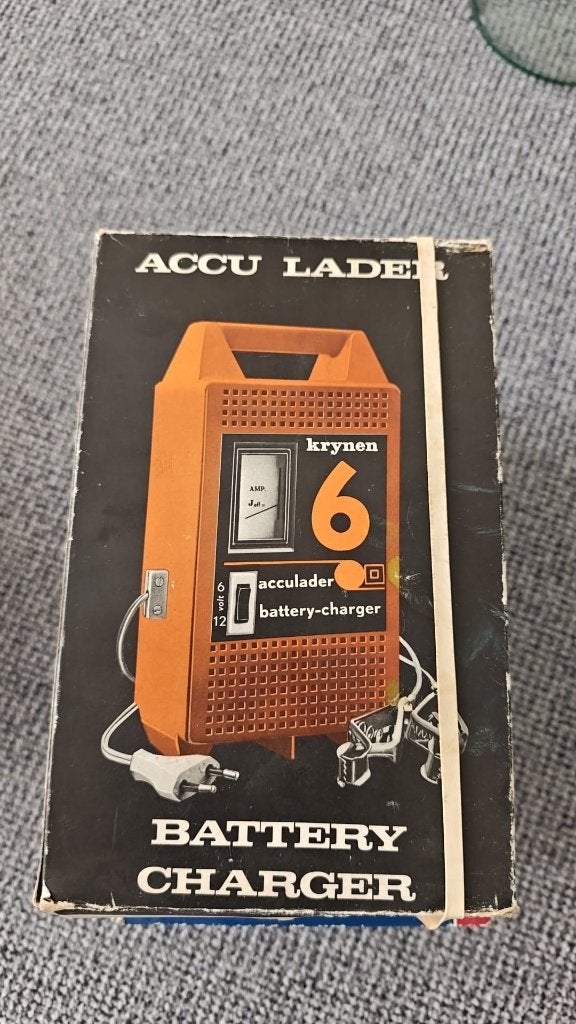 Acculader, Ophalen of Verzenden, Gebruikt