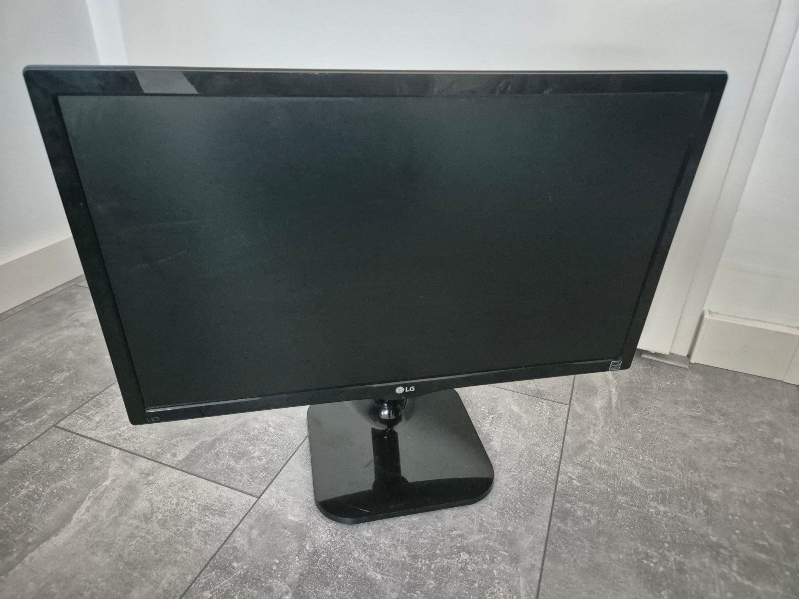 LG Monitor - Full HD - 22 inch (22M47VQ-P), HDMI, Gebruikt, Full HD, Ophalen of Verzenden