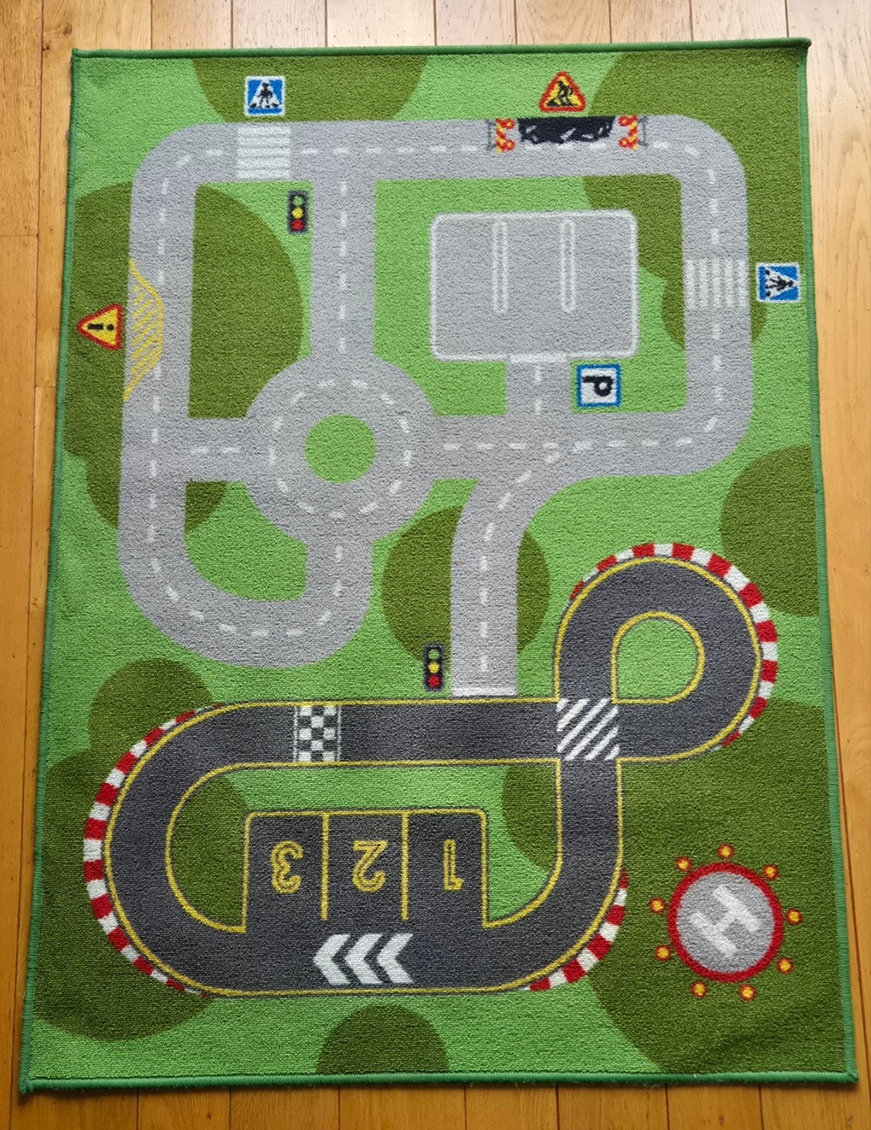 Speelkleed met wegen en racebaan 100x133cm, Ophalen, Zo goed als nieuw