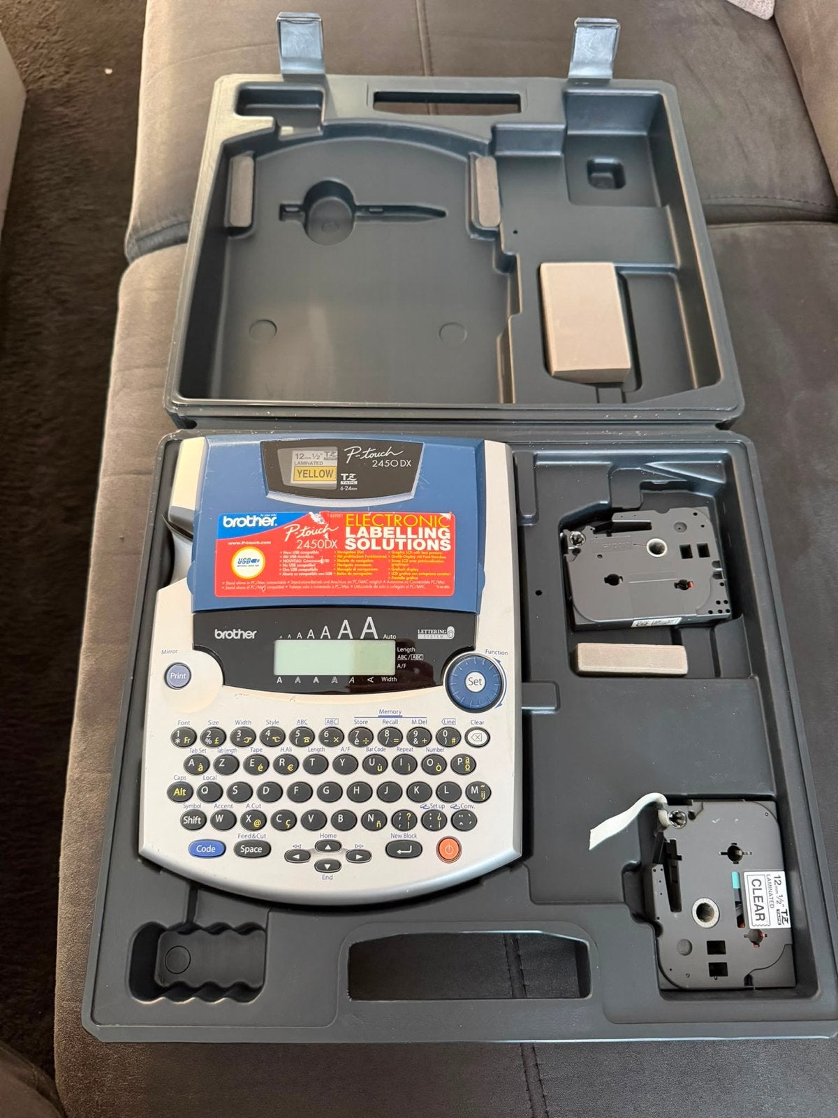 Brother P-touch 2450DX Labelprinter met koffer, Computers en Software, Labelprinters, Gebruikt, Qwerty, Etiket, Ophalen of Verzenden