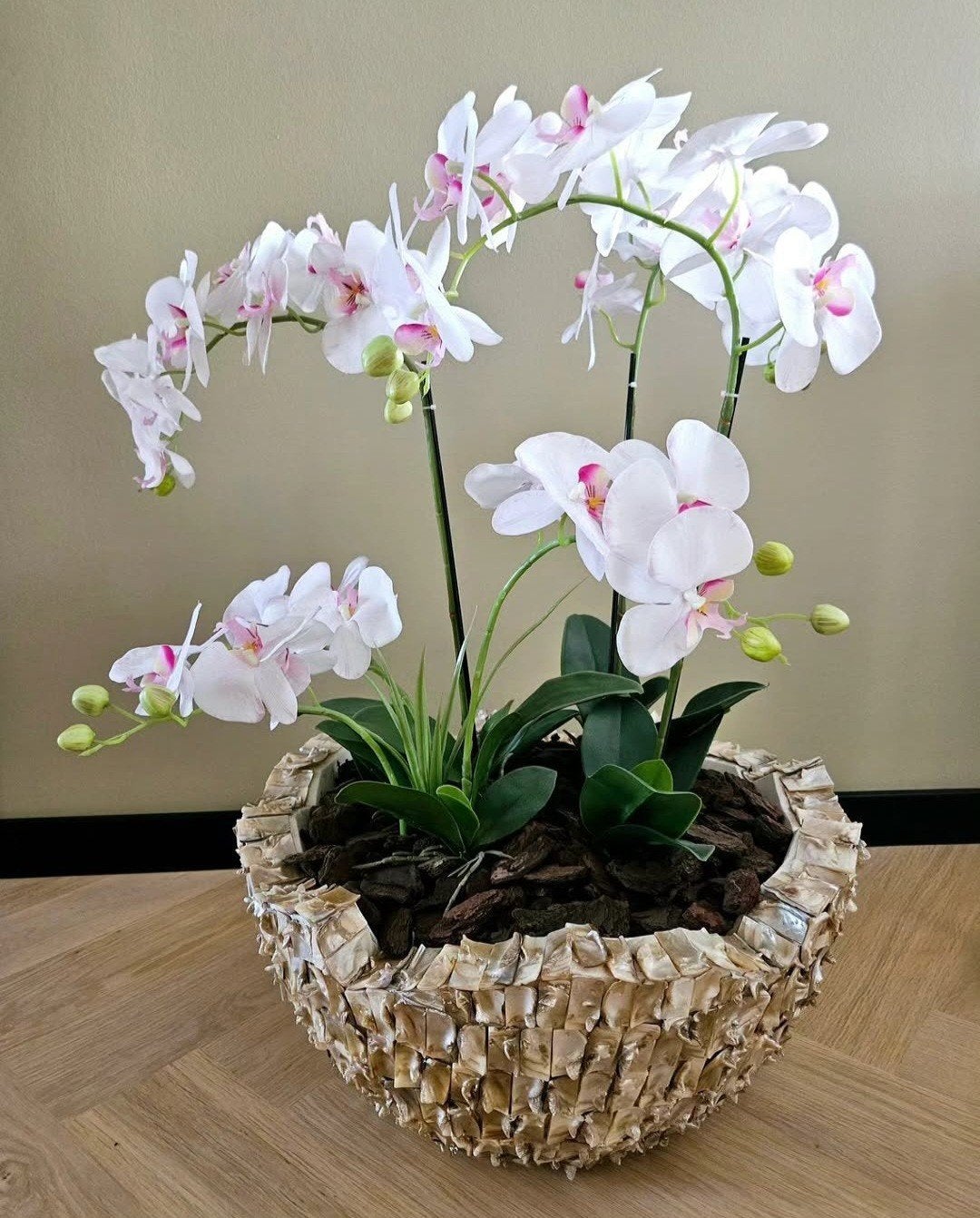 Luxe schelpenschaal met zijden bloemen - 75x50cm, Ophalen, Meerkleurig, Overige stijlen, Zo goed als nieuw