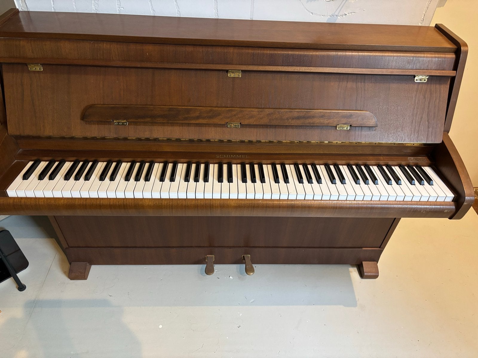 Foto 4 van Schimmel Braunschweig Piano - Klassiek en Elegant