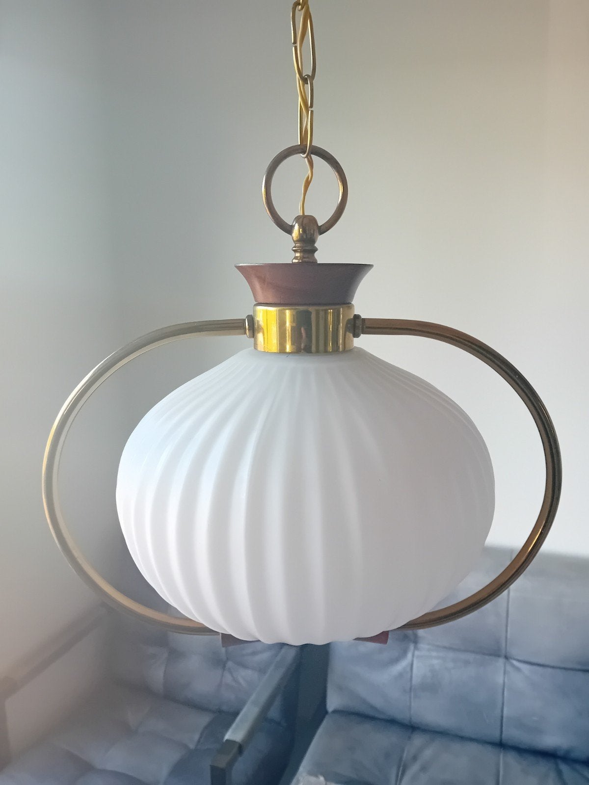 Vintage Deense hanglamp met opaline glas en teakhout, Ophalen of Verzenden