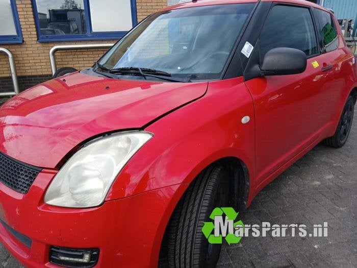 Scherm links-voor van een Suzuki Swift, Gebruikt, -, -, Ophalen of Verzenden