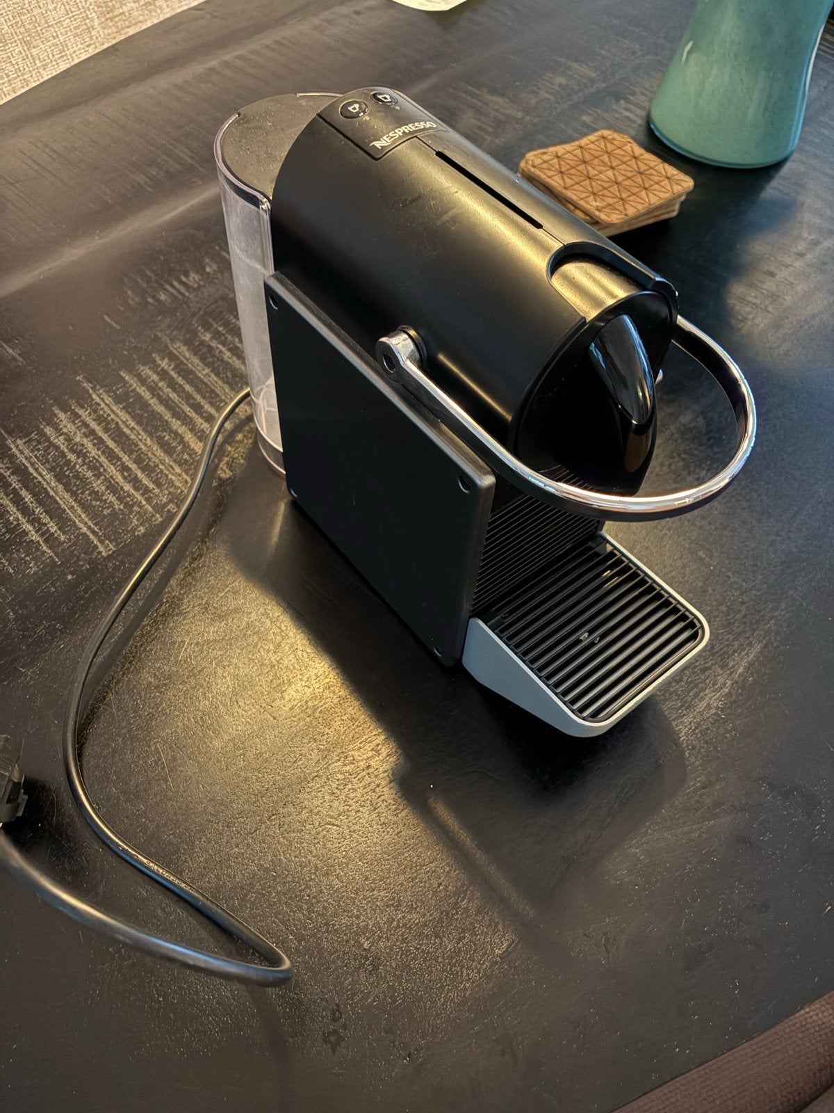 Nespresso pixie koffiezetapparaat - Zwart, Gebruikt, Espresso apparaat, Ophalen of Verzenden, 1 kopje