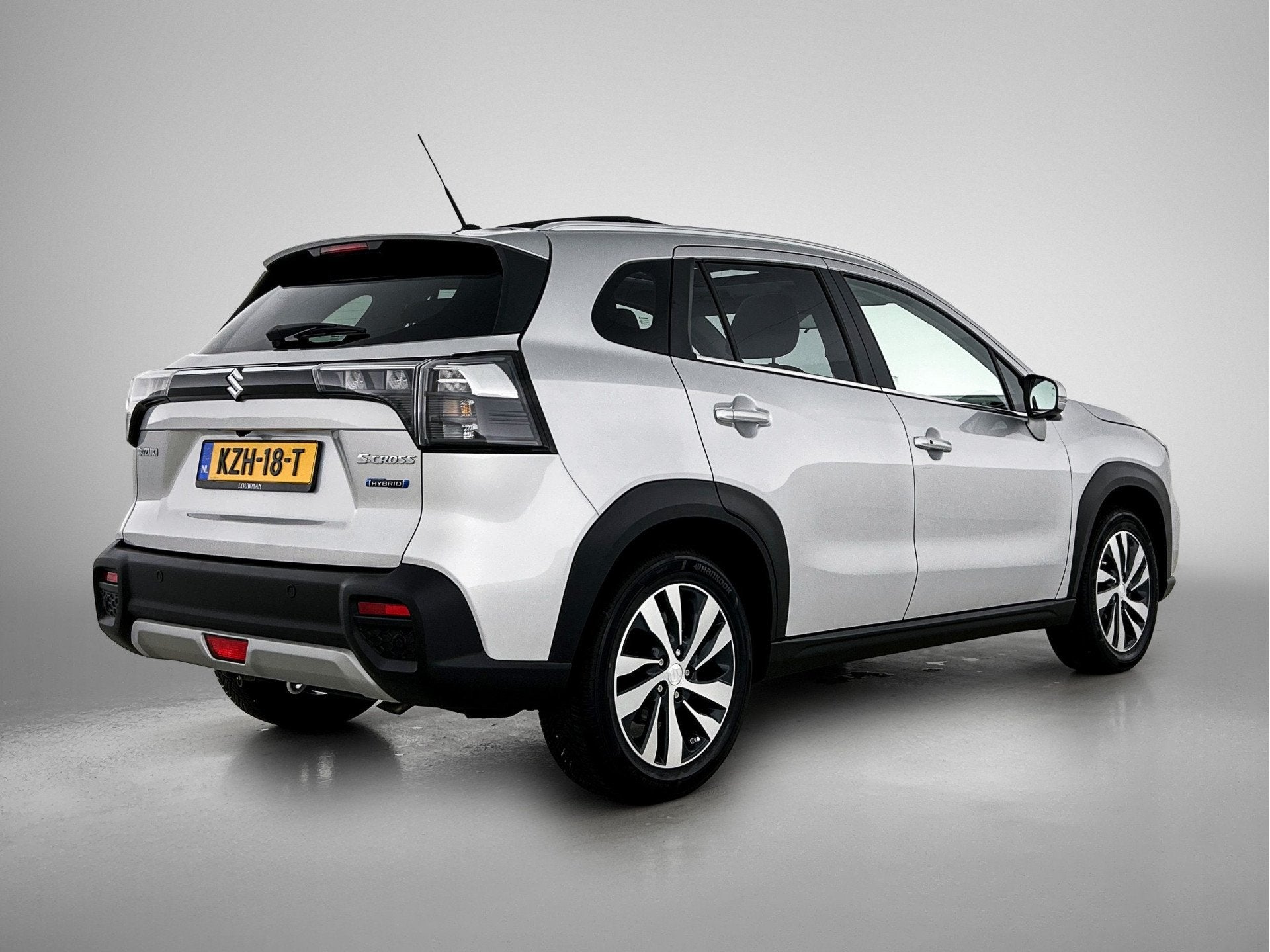 Suzuki S-Cross 1.5 Hybrid AllGrip Style Apple Carplay / Andr, Auto's, Automaat, Stof, Gebruikt, 4 cilinders