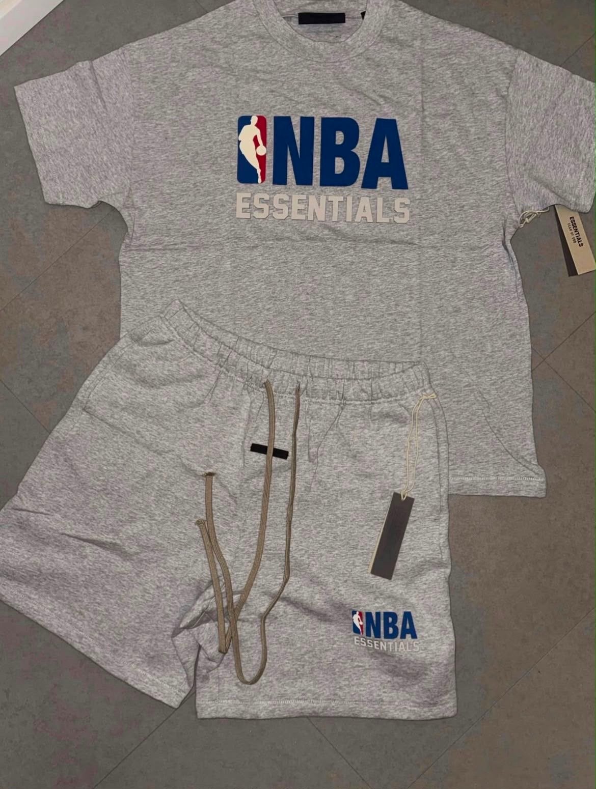 NBA Essentials set (T-shirt en korte broek) - Maat L (valt a, Ophalen of Verzenden, Nieuw, Maat 56/58 (XL), Grijs