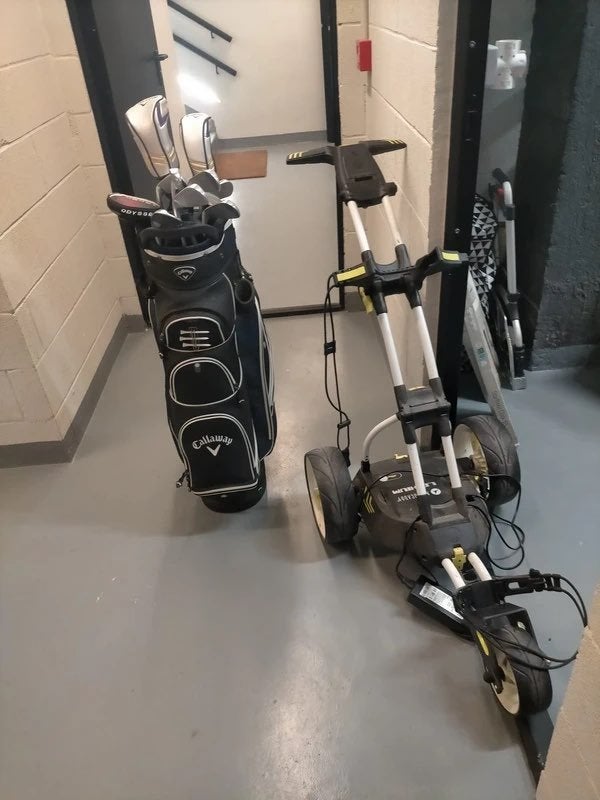 Elektrische golftrolley met Callaway golfclubs, Ophalen, Gebruikt, Callaway