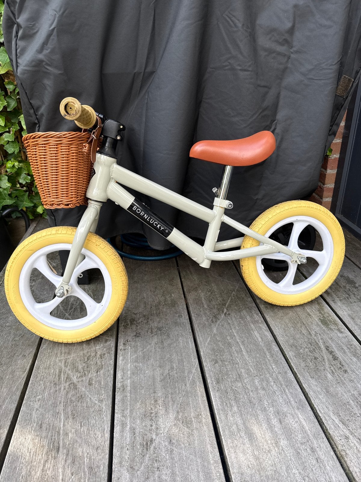 Bornlucky loopfiets met mandje - Zo goed als nieuw, Fietsen en Brommers, Ophalen, Zo goed als nieuw, Minder dan 16 inch