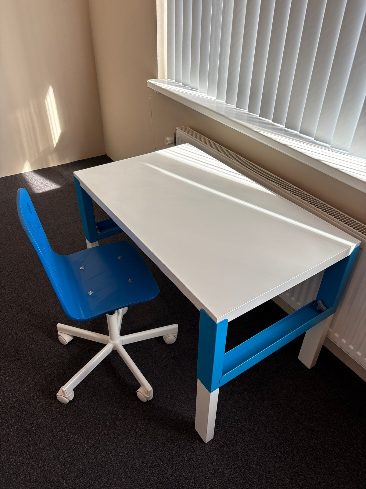 IKEA kinderbureau en bureaustoel, Ophalen, Gebruikt, 97 cm, In hoogte verstelbaar