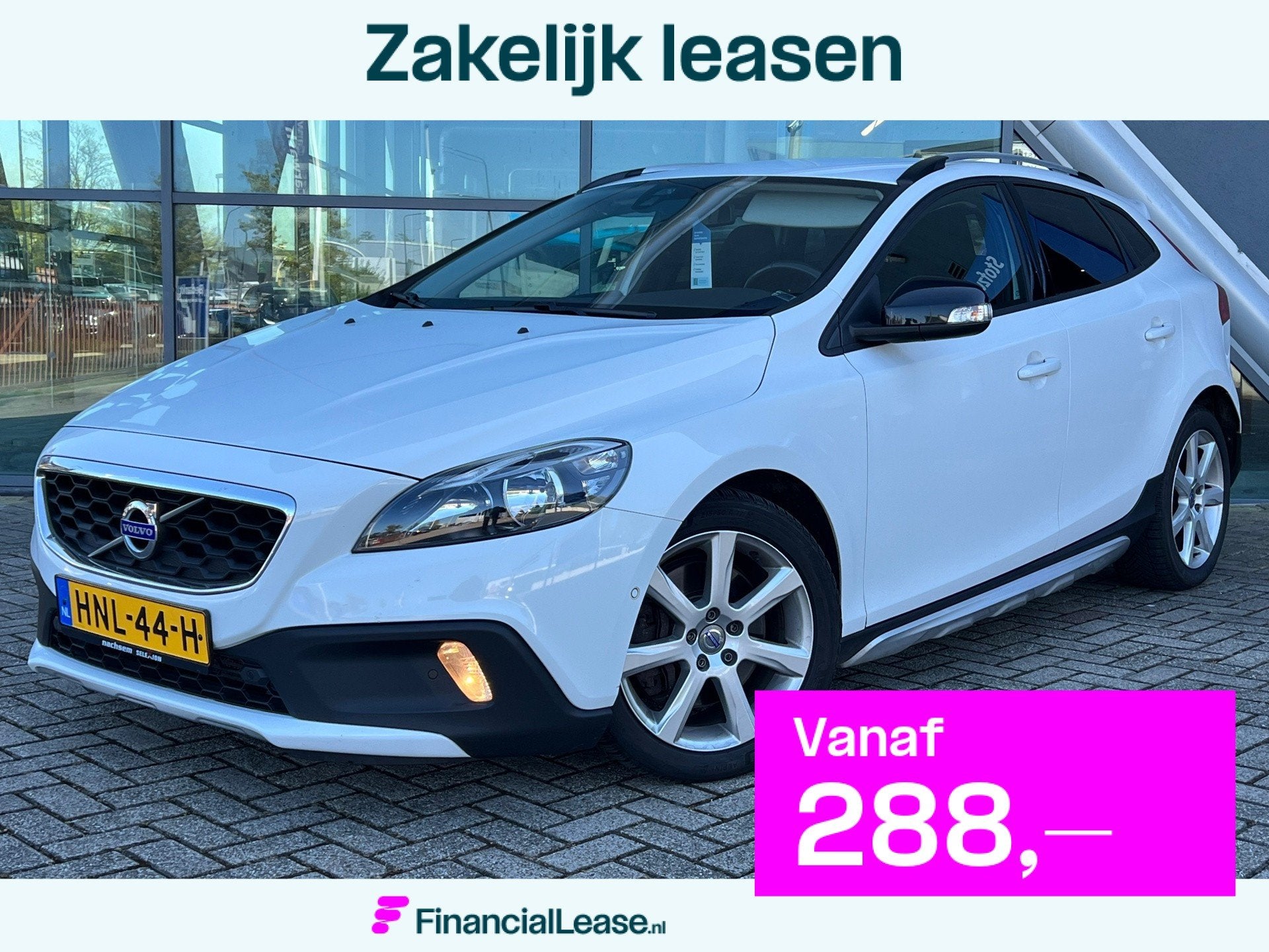 Volvo V40 CROSS COUNTRY 1.5 T3 Kinetic Automaat, Navi, Cruis, Dealer onderhouden, Euro 6, 700 kg, Verwarmde buitenspiegels