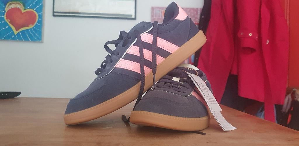 Nieuwe Addidas sneakers roze blauw 39-40, Ophalen, Nieuw, Sneakers of Gympen, Blauw