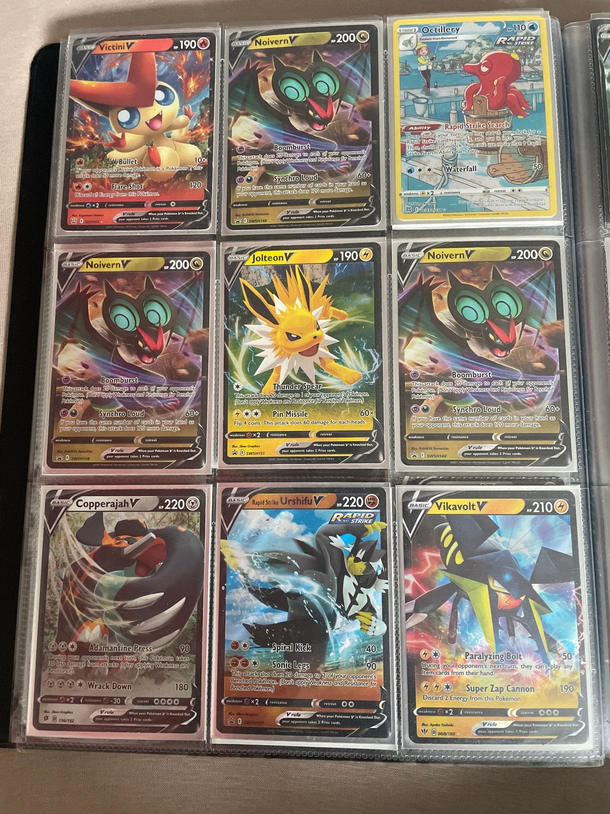 Pokémon V-kaarten Collectie - Victini, Noivern, Jolteon V, Ophalen of Verzenden, Zo goed als nieuw, Meerdere kaarten