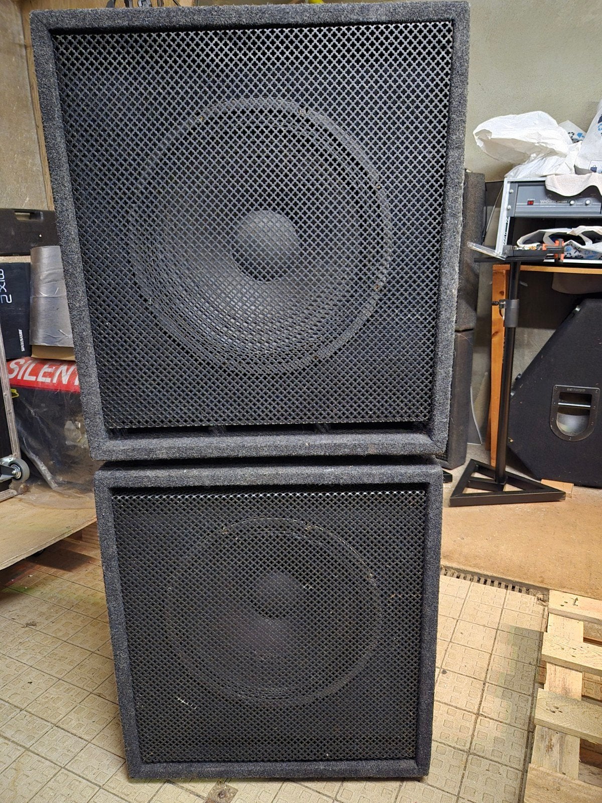 2 goed klinkende sub's met Eminence Delta speakers, Gebruikt, Subwoofer, 120 watt of meer, Ophalen