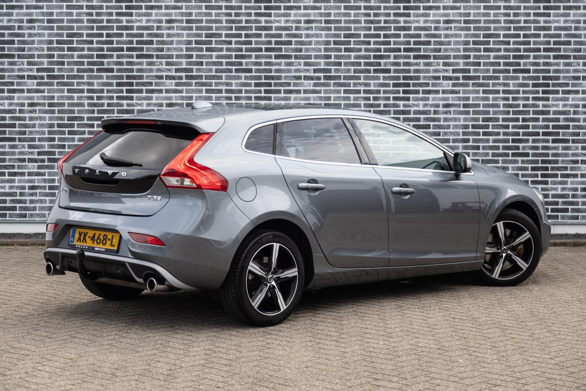 Volvo V40 1.5 T3 Polar+ Sport | Panoramadak | Achteruitrijca, Auto's, Volvo, 12 maanden, Euro 6, 4 cilinders, Origineel Nederlands